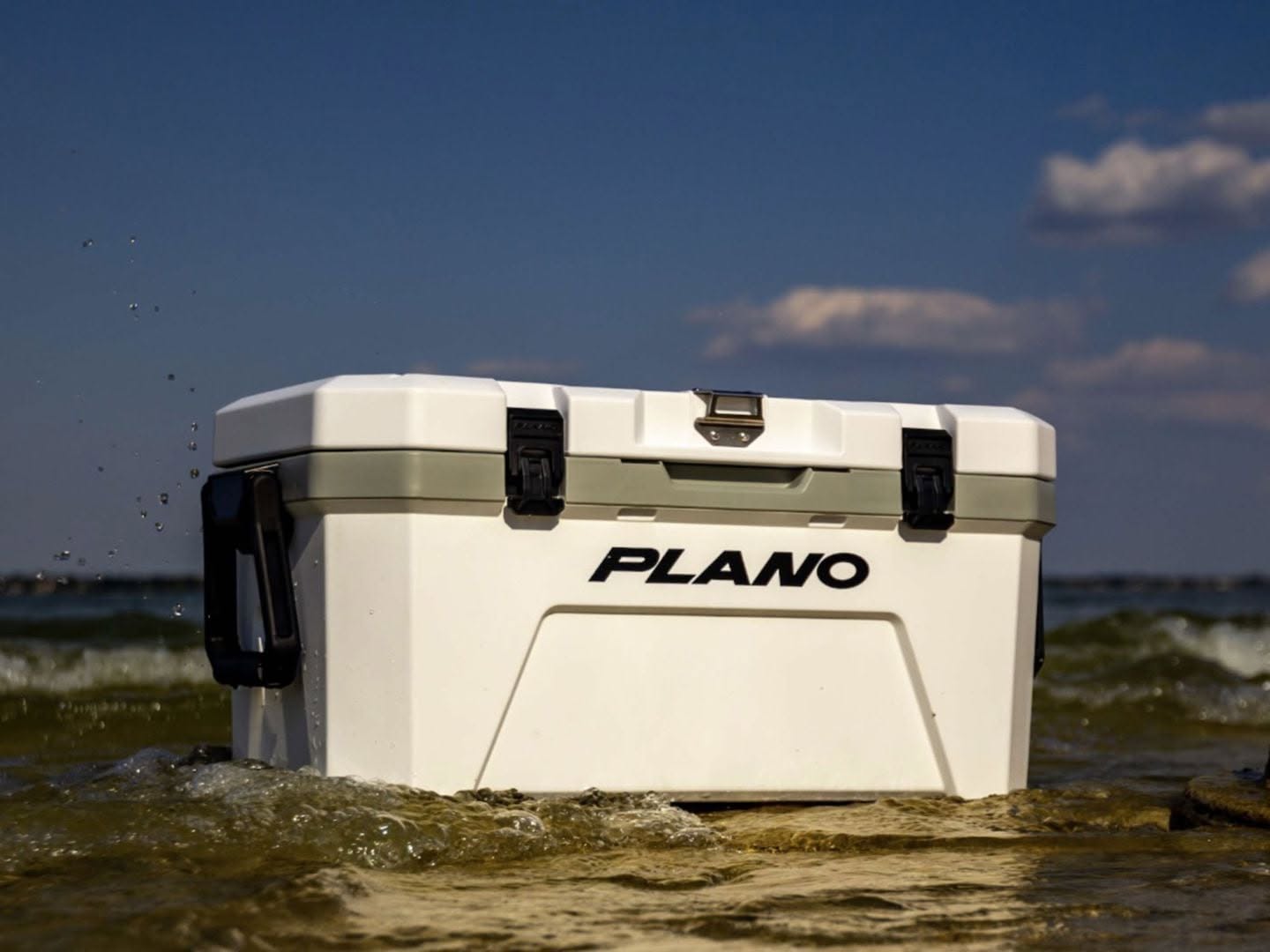 Rashladna kutija Plano Frost 32QT